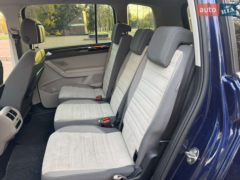 Микровэн Volkswagen Touran 2019 в Кропивницком фото 24 Микровэн Volkswagen Touran 2019 в Кропивницком