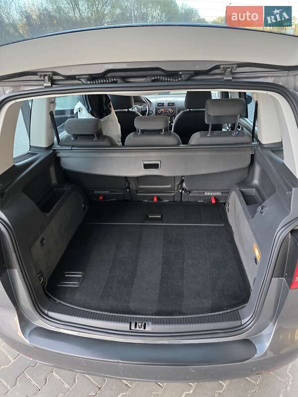 Мінівен Volkswagen Touran 2011 в Хмельницькому