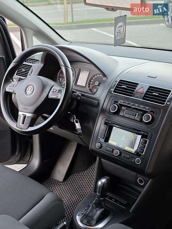 Мінівен Volkswagen Touran 2011 в Хмельницькому