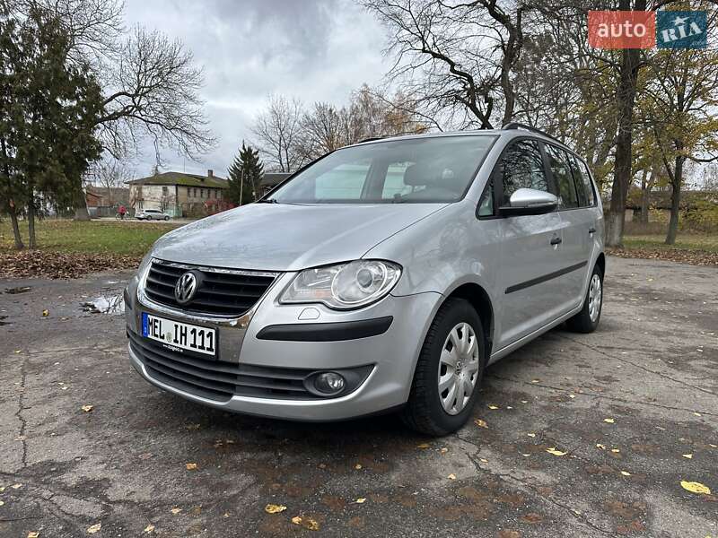 Минивэн Volkswagen Touran 2010 в Лебедине