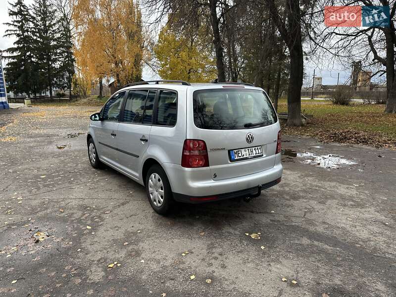 Минивэн Volkswagen Touran 2010 в Лебедине