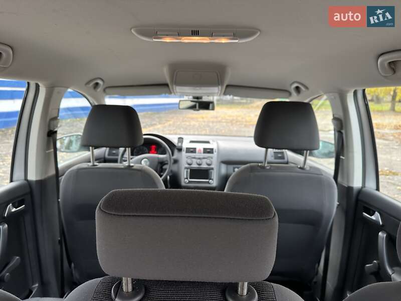 Минивэн Volkswagen Touran 2010 в Лебедине