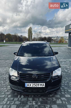 Минивэн Volkswagen Touran 2007 в Харькове