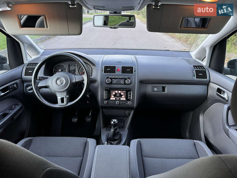 Минивэн Volkswagen Touran 2012 в Ровно