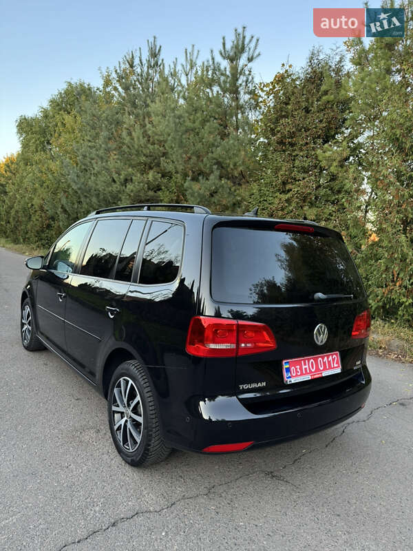 Минивэн Volkswagen Touran 2012 в Ровно