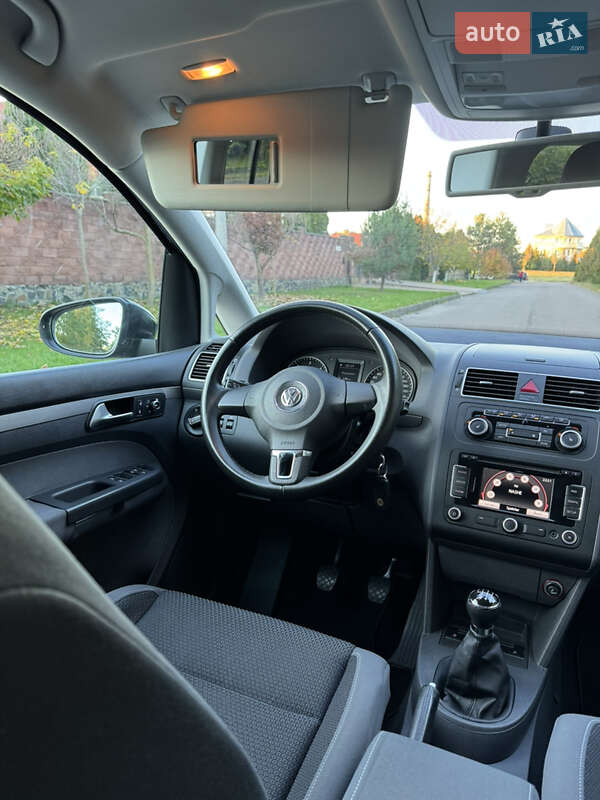 Минивэн Volkswagen Touran 2012 в Ровно