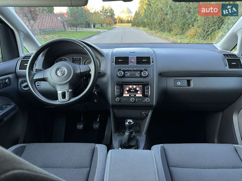 Минивэн Volkswagen Touran 2012 в Ровно