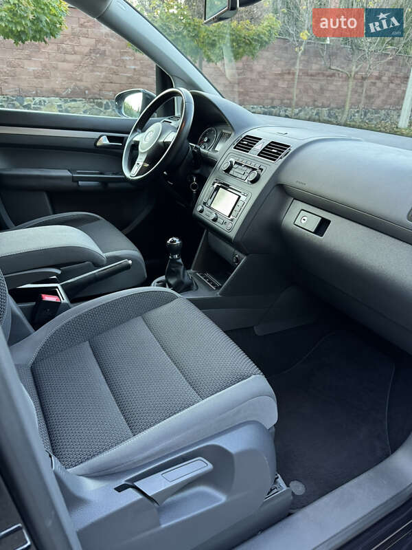 Минивэн Volkswagen Touran 2012 в Ровно