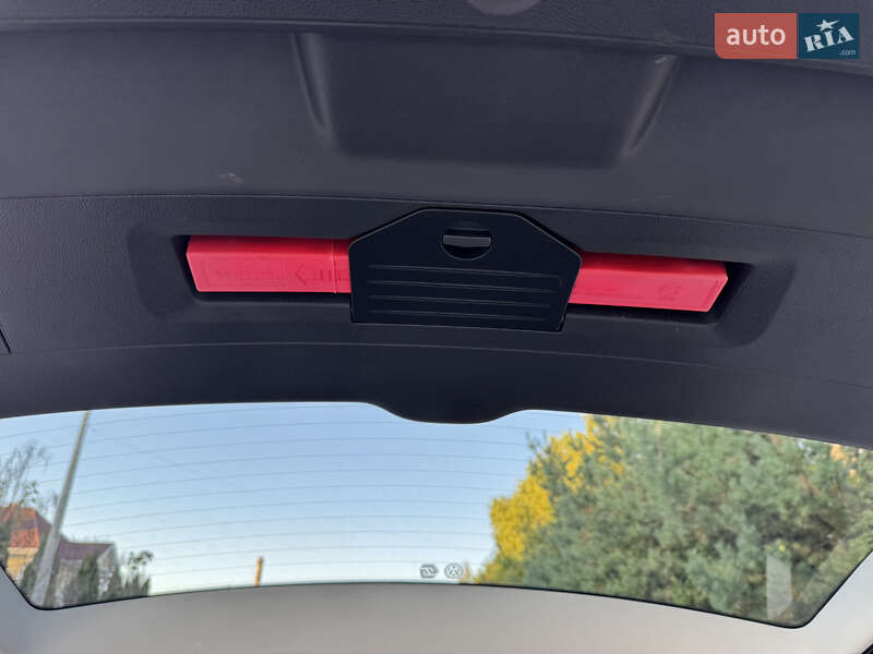 Минивэн Volkswagen Touran 2012 в Ровно