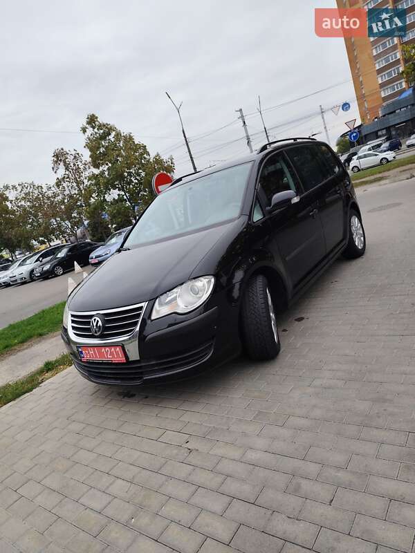 Минивэн Volkswagen Touran 2008 в Белой Церкви