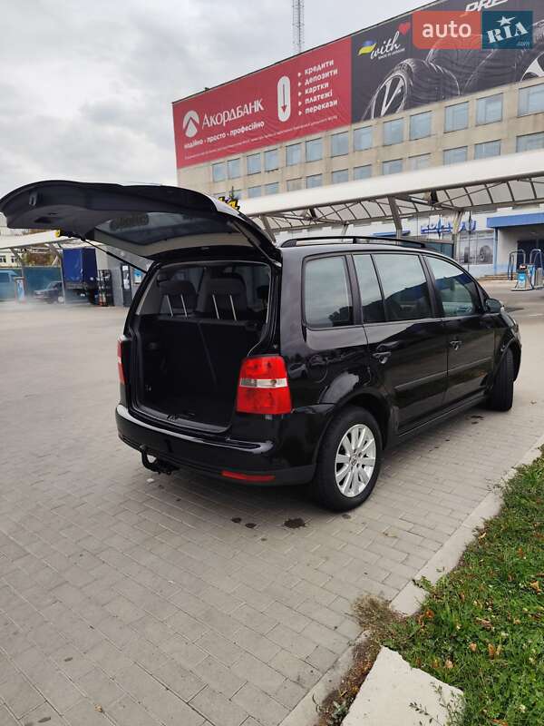 Минивэн Volkswagen Touran 2008 в Белой Церкви