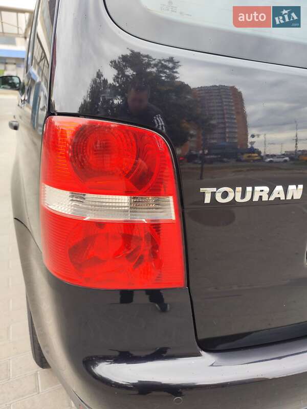 Минивэн Volkswagen Touran 2008 в Белой Церкви