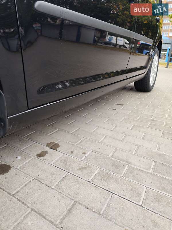 Минивэн Volkswagen Touran 2008 в Белой Церкви