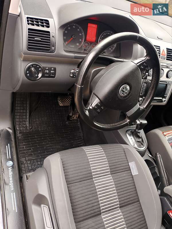 Минивэн Volkswagen Touran 2009 в Крыжополе фото 12 Минивэн Volkswagen Touran 2009 в Крыжополе