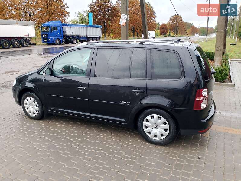 Минивэн Volkswagen Touran 2009 в Крыжополе фото 16 Минивэн Volkswagen Touran 2009 в Крыжополе