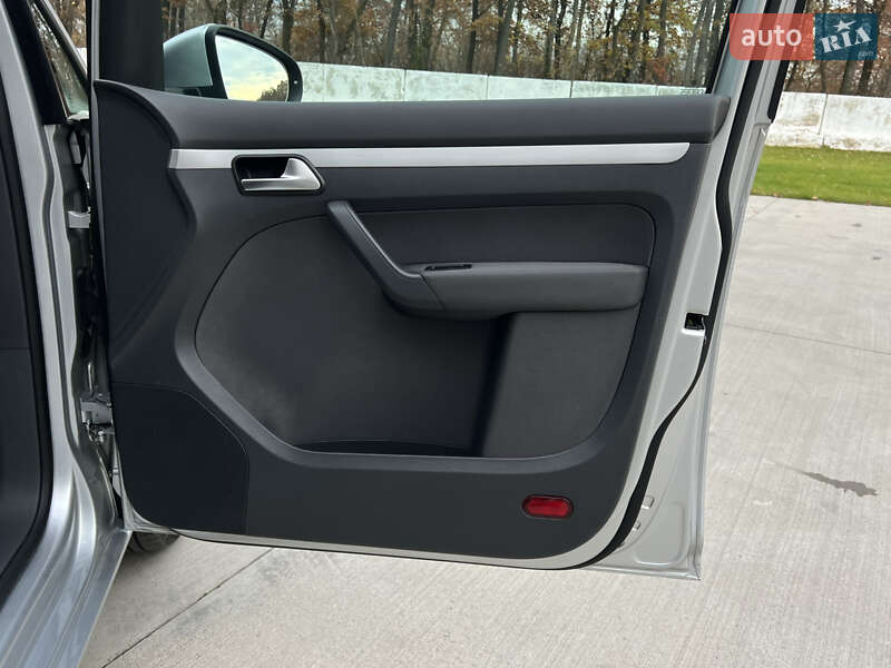 Мінівен Volkswagen Touran 2014 в Луцьку фото 103 Мінівен Volkswagen Touran 2014 в Луцьку