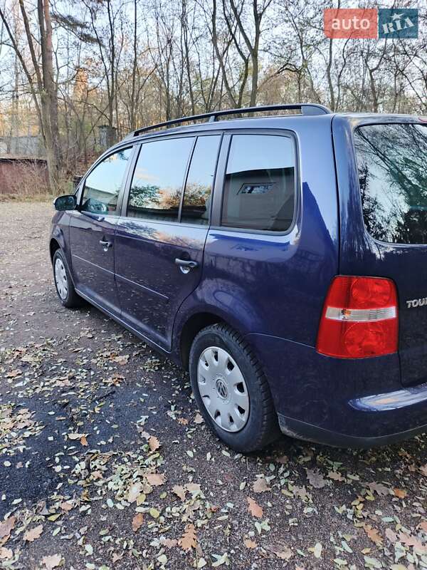 Мінівен Volkswagen Touran 2006 в Чернігові