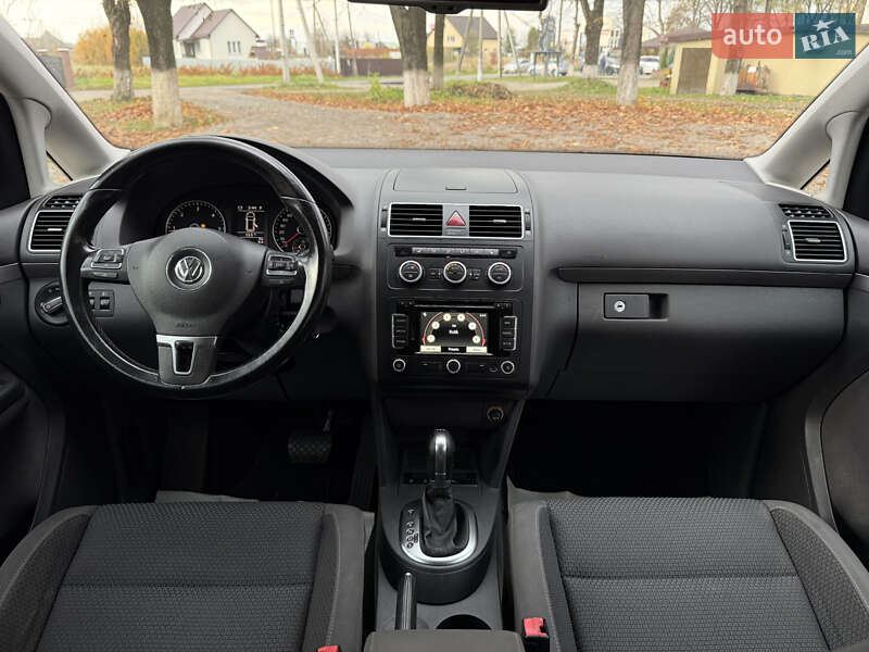 Мінівен Volkswagen Touran 2013 в Тячеві