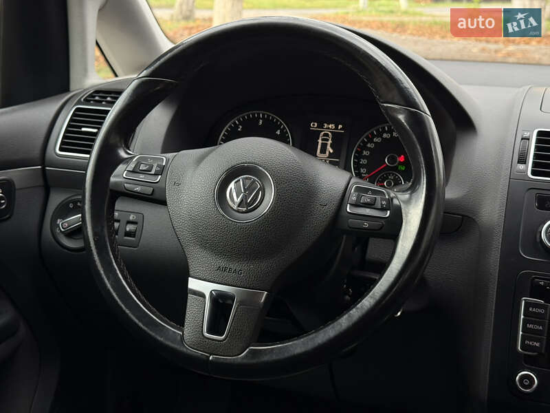 Мінівен Volkswagen Touran 2013 в Тячеві