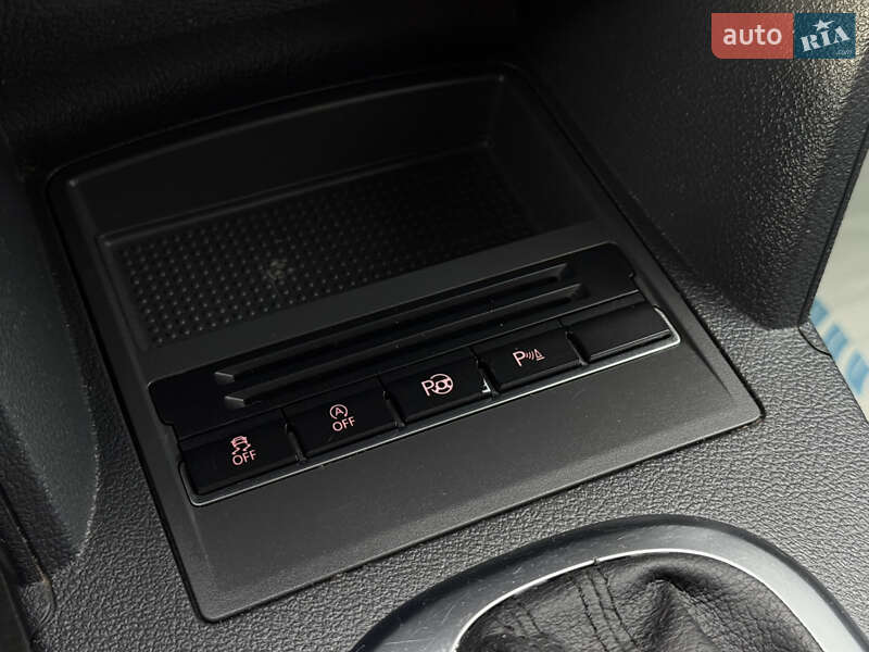 Мінівен Volkswagen Touran 2013 в Тячеві