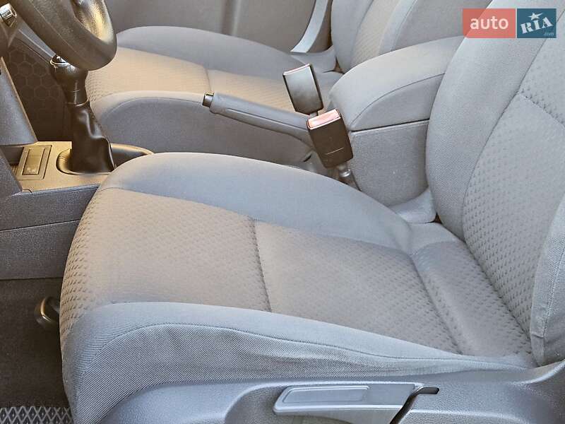 Минивэн Volkswagen Touran 2004 в Дрогобыче