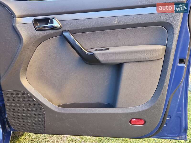 Минивэн Volkswagen Touran 2004 в Дрогобыче