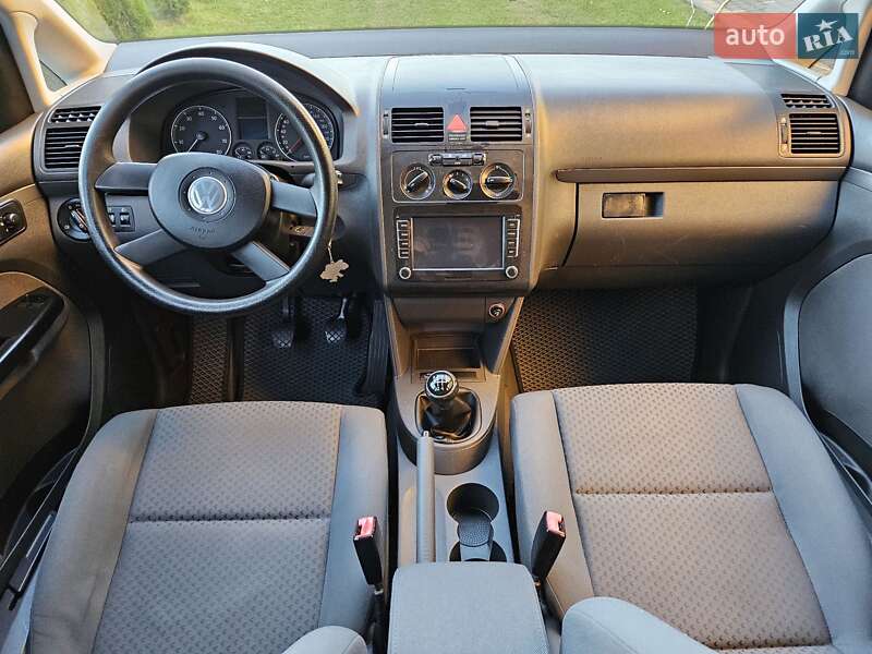 Минивэн Volkswagen Touran 2004 в Дрогобыче