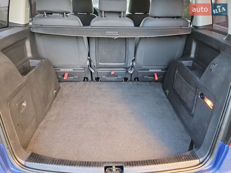 Минивэн Volkswagen Touran 2004 в Дрогобыче