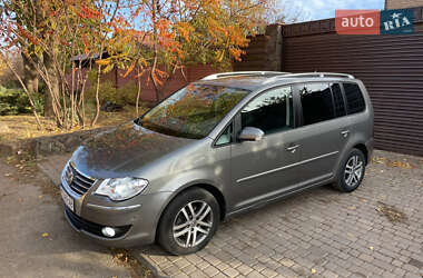 Минивэн Volkswagen Touran 2008 в Кривом Роге