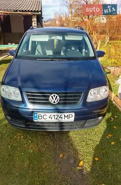 Минивэн Volkswagen Touran 2004 в Новояворовске