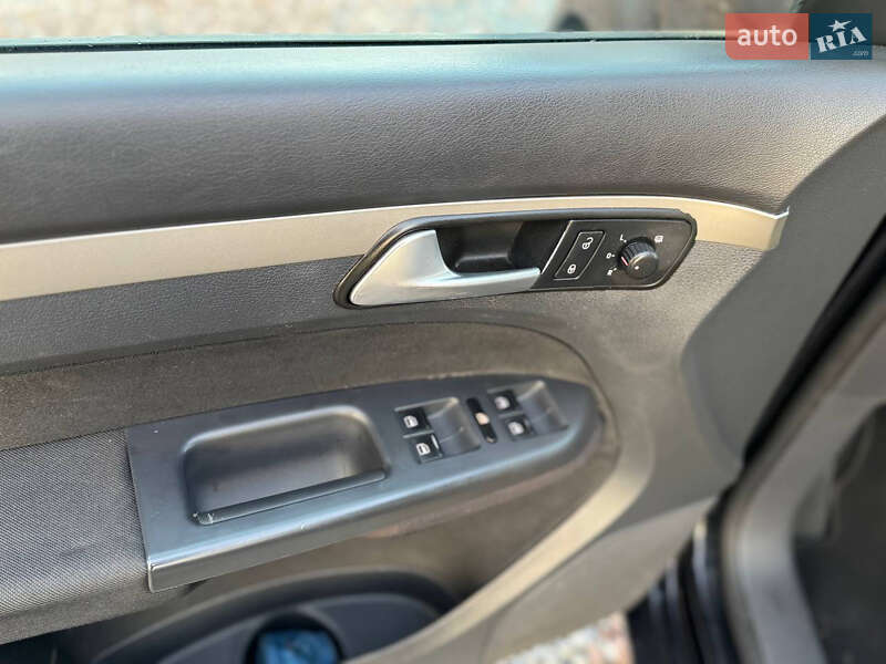 Минивэн Volkswagen Touran 2008 в Дрогобыче