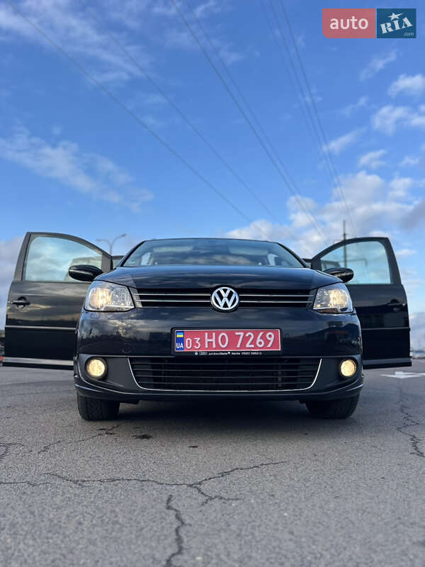 Мінівен Volkswagen Touran 2015 в Луцьку