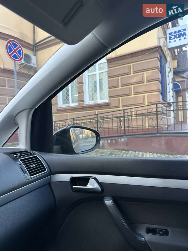 Мінівен Volkswagen Touran 2015 в Луцьку