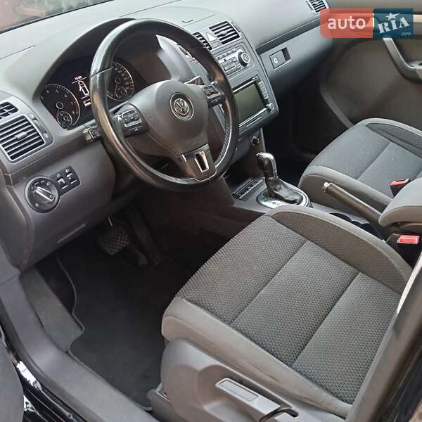 Минивэн Volkswagen Touran 2011 в Звягеле