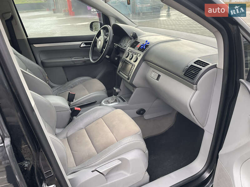 Мінівен Volkswagen Touran 2004 в Самборі