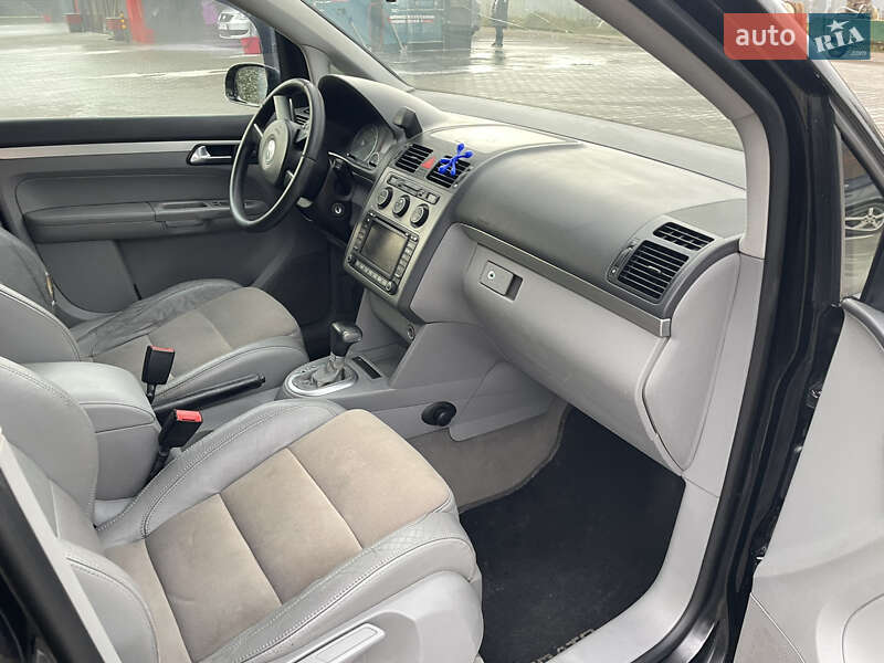 Мінівен Volkswagen Touran 2004 в Самборі