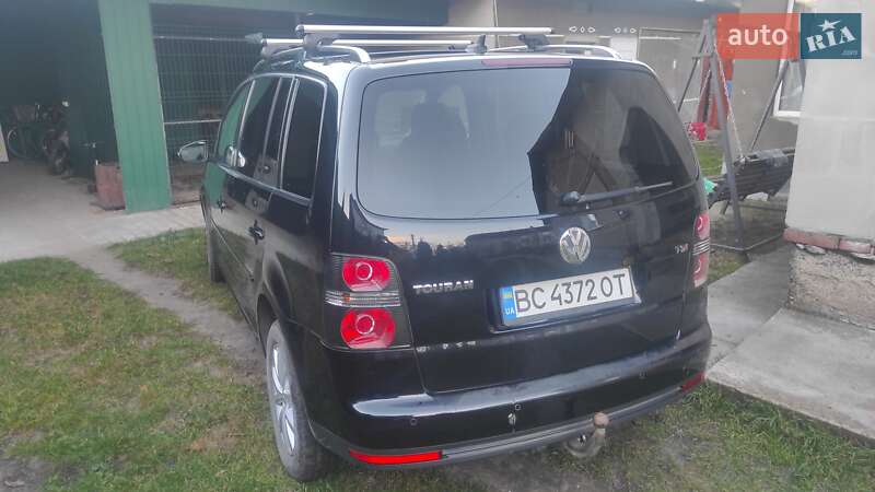 Минивэн Volkswagen Touran 2010 в Львове