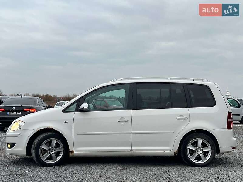Минивэн Volkswagen Touran 2009 в Львове