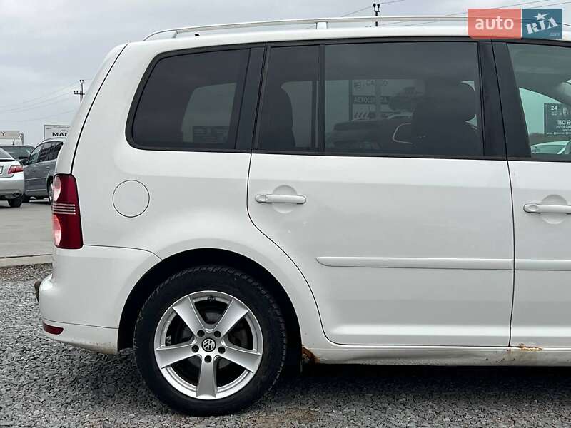 Минивэн Volkswagen Touran 2009 в Львове