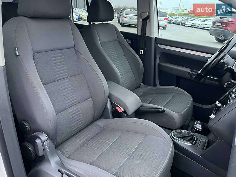 Минивэн Volkswagen Touran 2009 в Львове