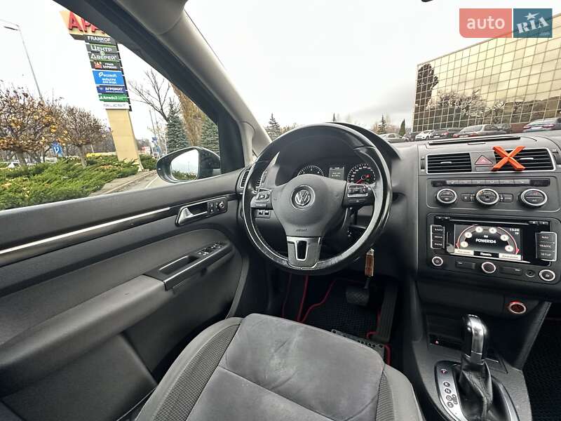 Минивэн Volkswagen Touran 2013 в Киеве
