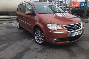 Мінівен Volkswagen Touran 2009 в Києві