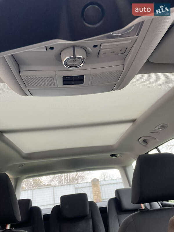 Минивэн Volkswagen Touran 2011 в Чигирине