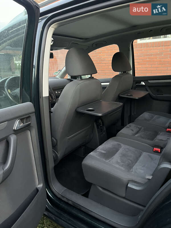 Минивэн Volkswagen Touran 2011 в Чигирине