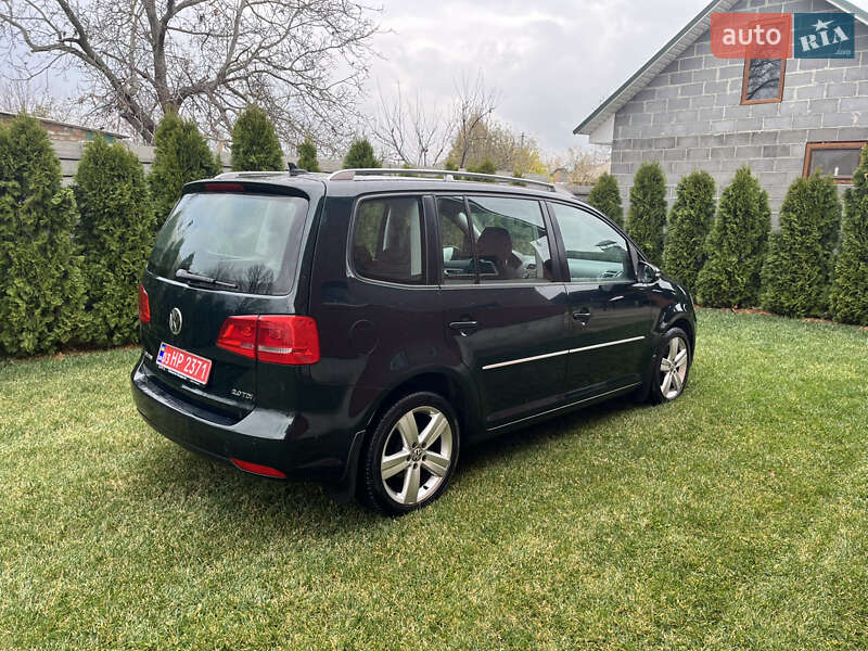 Минивэн Volkswagen Touran 2011 в Чигирине