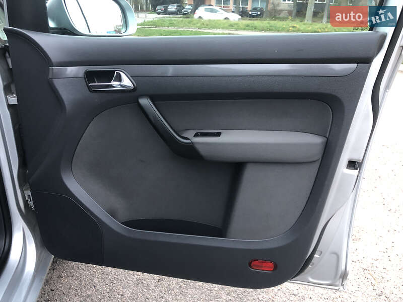 Минивэн Volkswagen Touran 2005 в Ровно фото 22 Минивэн Volkswagen Touran 2005 в Ровно