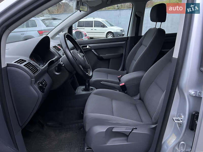 Минивэн Volkswagen Touran 2005 в Малине фото 21 Минивэн Volkswagen Touran 2005 в Малине