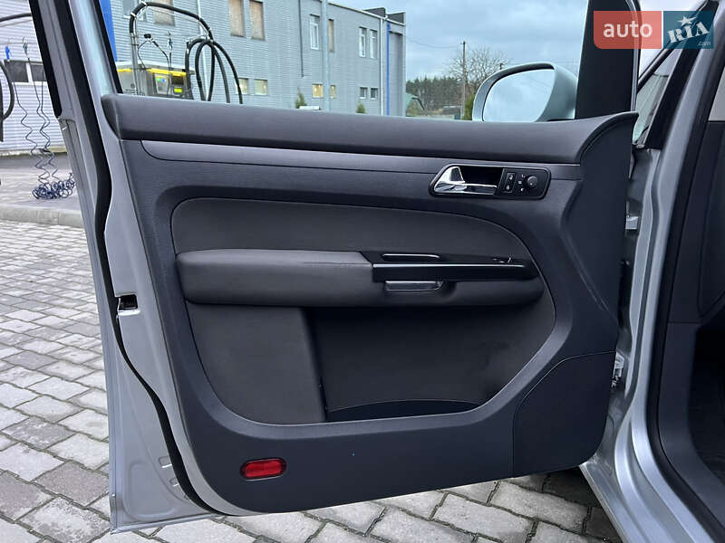 Минивэн Volkswagen Touran 2005 в Малине фото 28 Минивэн Volkswagen Touran 2005 в Малине