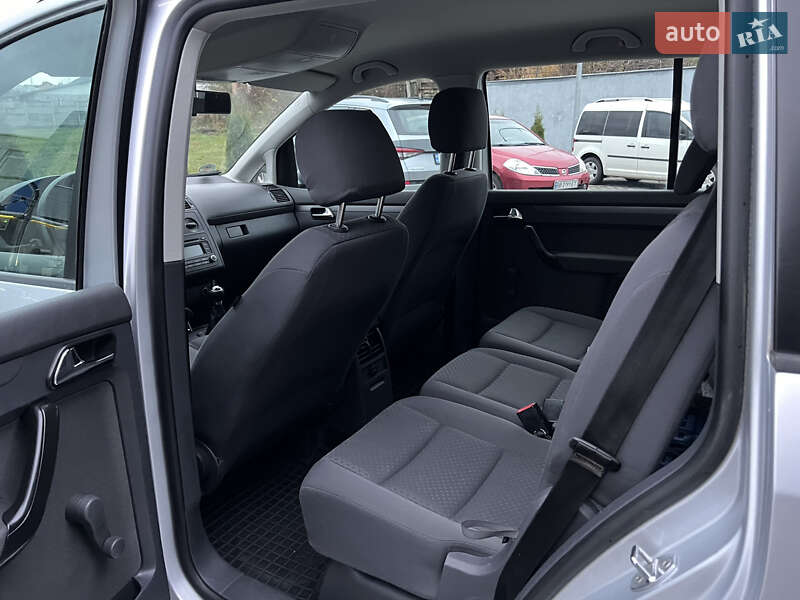 Минивэн Volkswagen Touran 2005 в Малине фото 31 Минивэн Volkswagen Touran 2005 в Малине