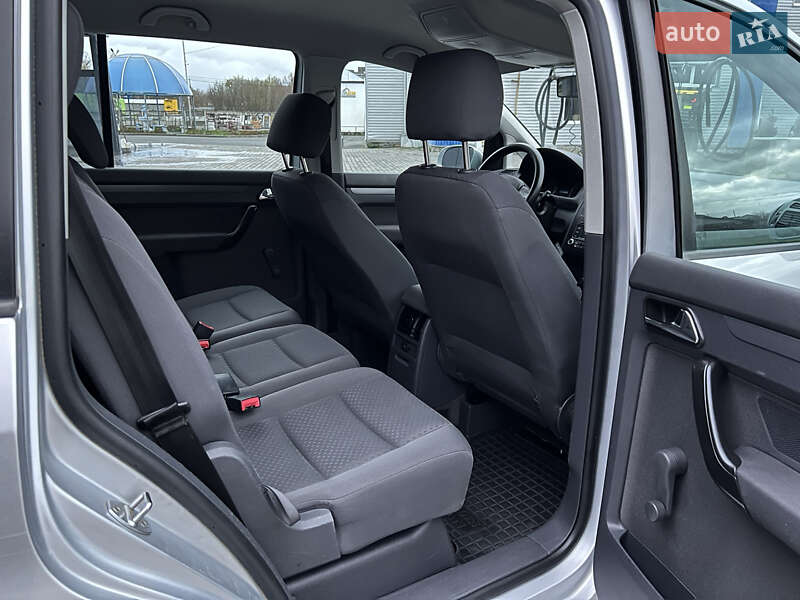 Минивэн Volkswagen Touran 2005 в Малине фото 38 Минивэн Volkswagen Touran 2005 в Малине